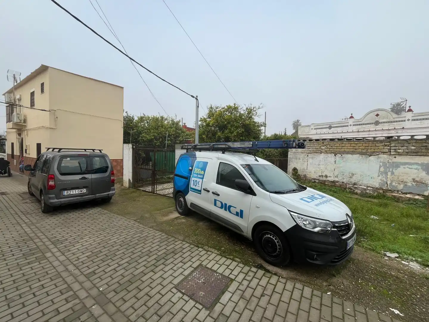 Parking of Houses for sale in Sevilla  with Private garden