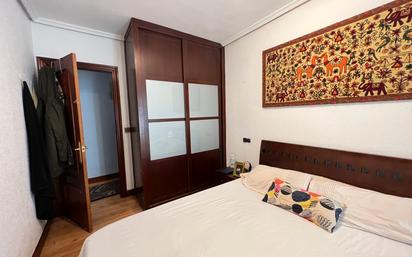 Bedroom of Flat for sale in Bilbao 