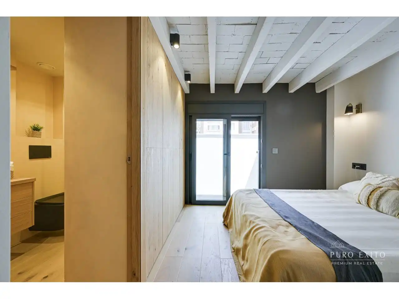 Habitación de Dúplex en venta en Barcelona con Aire acondicionado, Terraza y Balcón