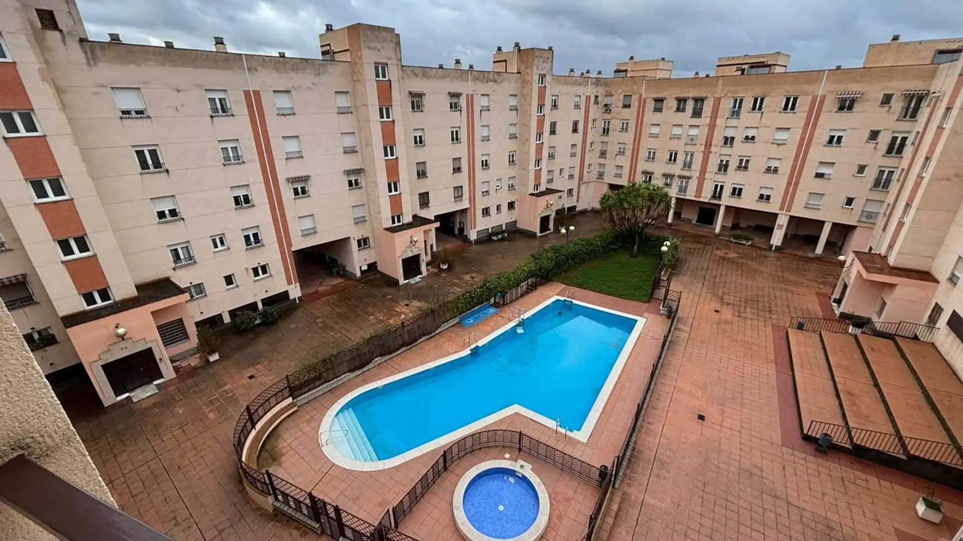 Swimming pool of Flat for sale in  Granada Capital  with Air Conditioner