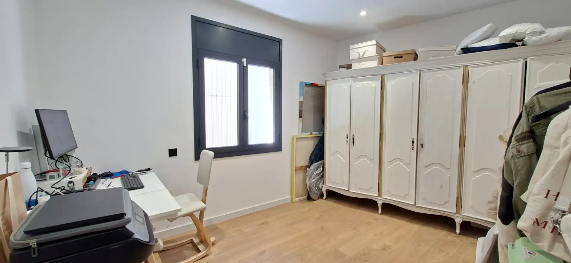 Bedroom of Flat for sale in Badalona  with Air Conditioner, Heating and Terrace