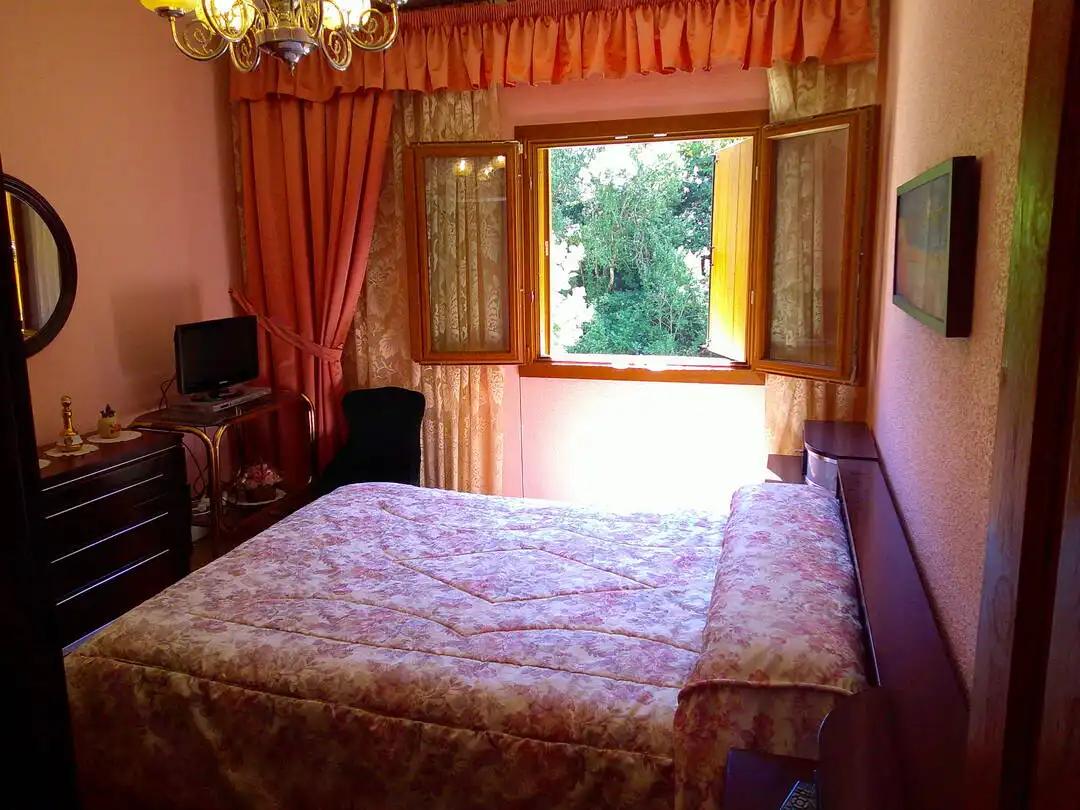 Dormitori de Casa adosada en venda en Uztárroz / Uztarroze amb Calefacció i Moblat