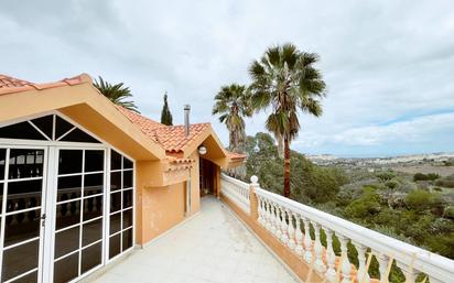 Vista exterior de Casa o xalet en venda en Arucas amb Jardí privat, Terrassa i Balcó