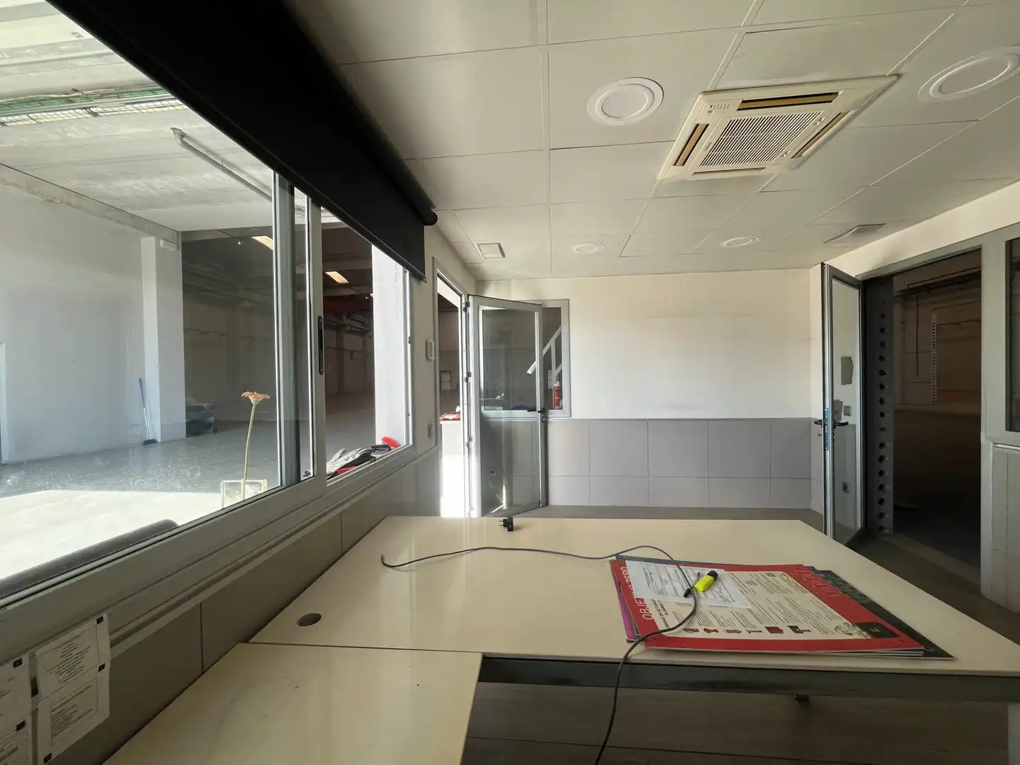 Nave industrial en venta en Salt con Calefacción y Alarma