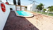 Piscina de Casa o xalet en venda en Chiclana de la Frontera amb Calefacció, Jardí privat i Traster