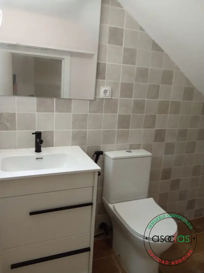 Baño de Piso de alquiler en Gijón  con Jardín privado, Parquet y Terraza
