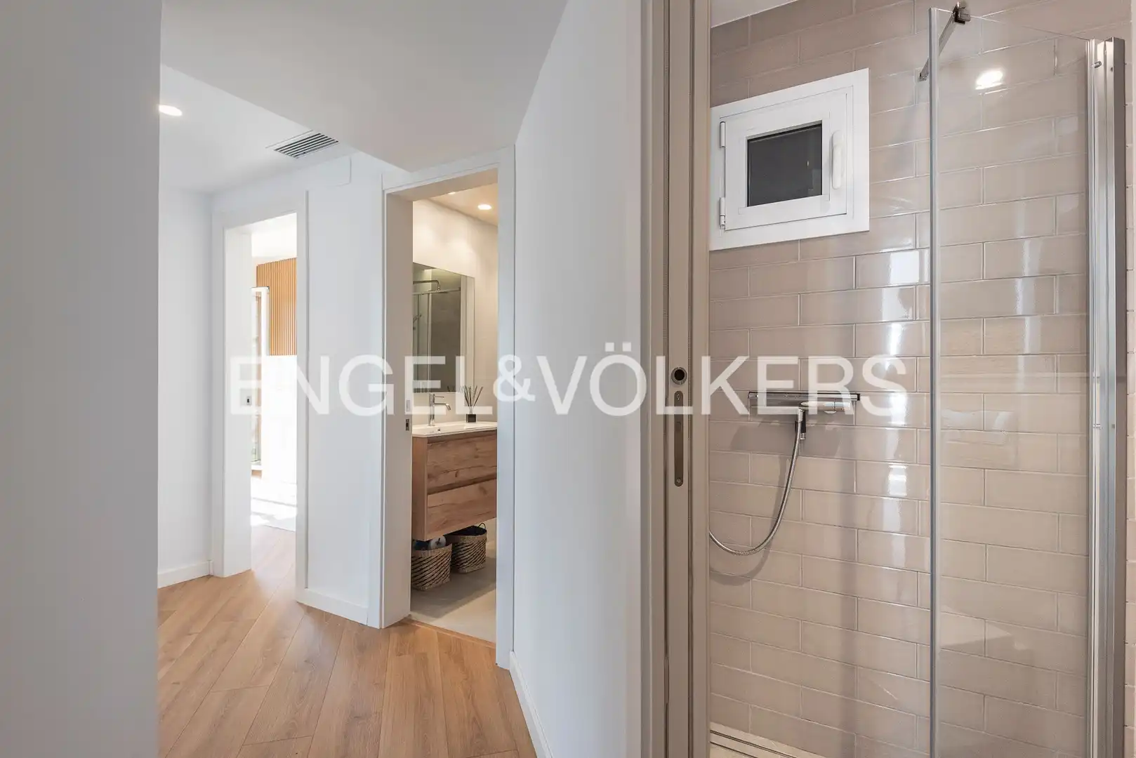Flat for sale in Barcelona  with Air Conditioner, Heating and Parquet flooring