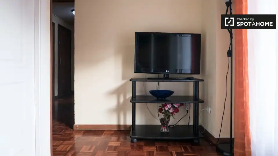Room in Estación - Parque O'Donnell