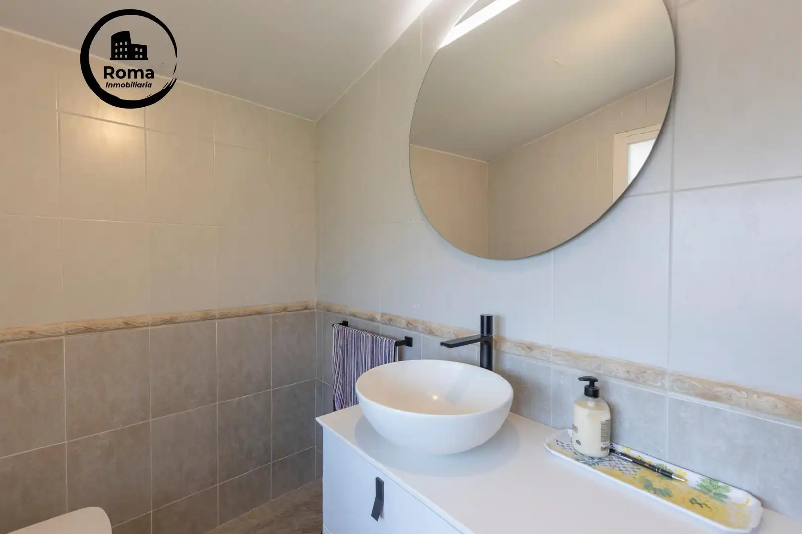 Baño de Casa o chalet en venta en Albolote con Aire acondicionado, Calefacción y Jardín privado