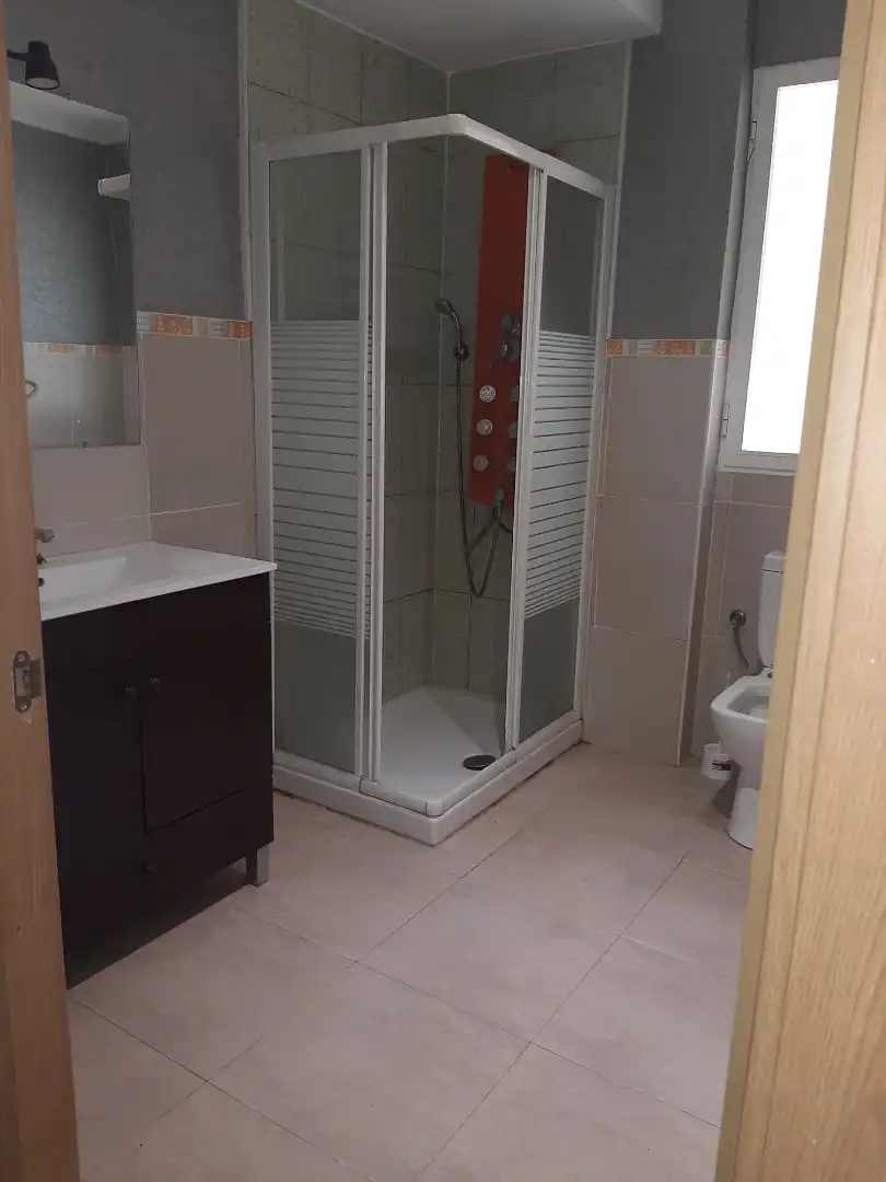 Bathroom of Flat for rent in Valencia  with Air Conditioner, Furnished and Oven