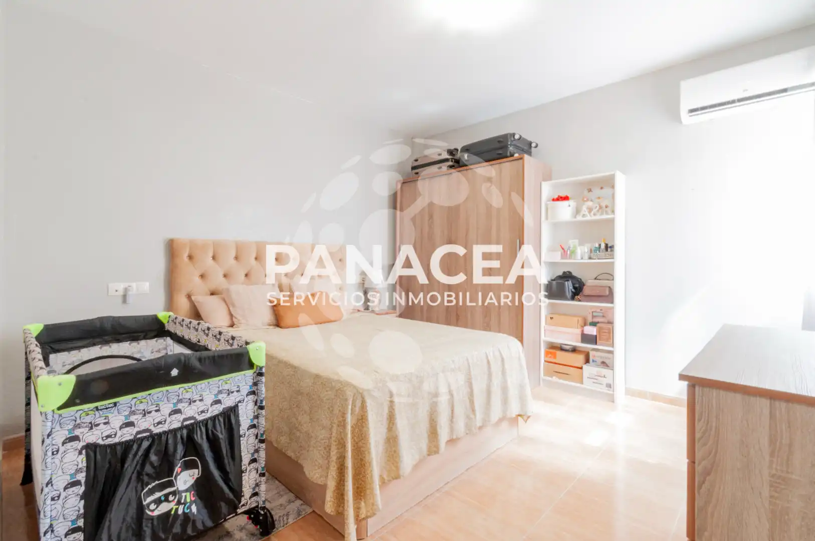Habitación de Piso en venta en Vícar con Amueblado, Microondas y TV