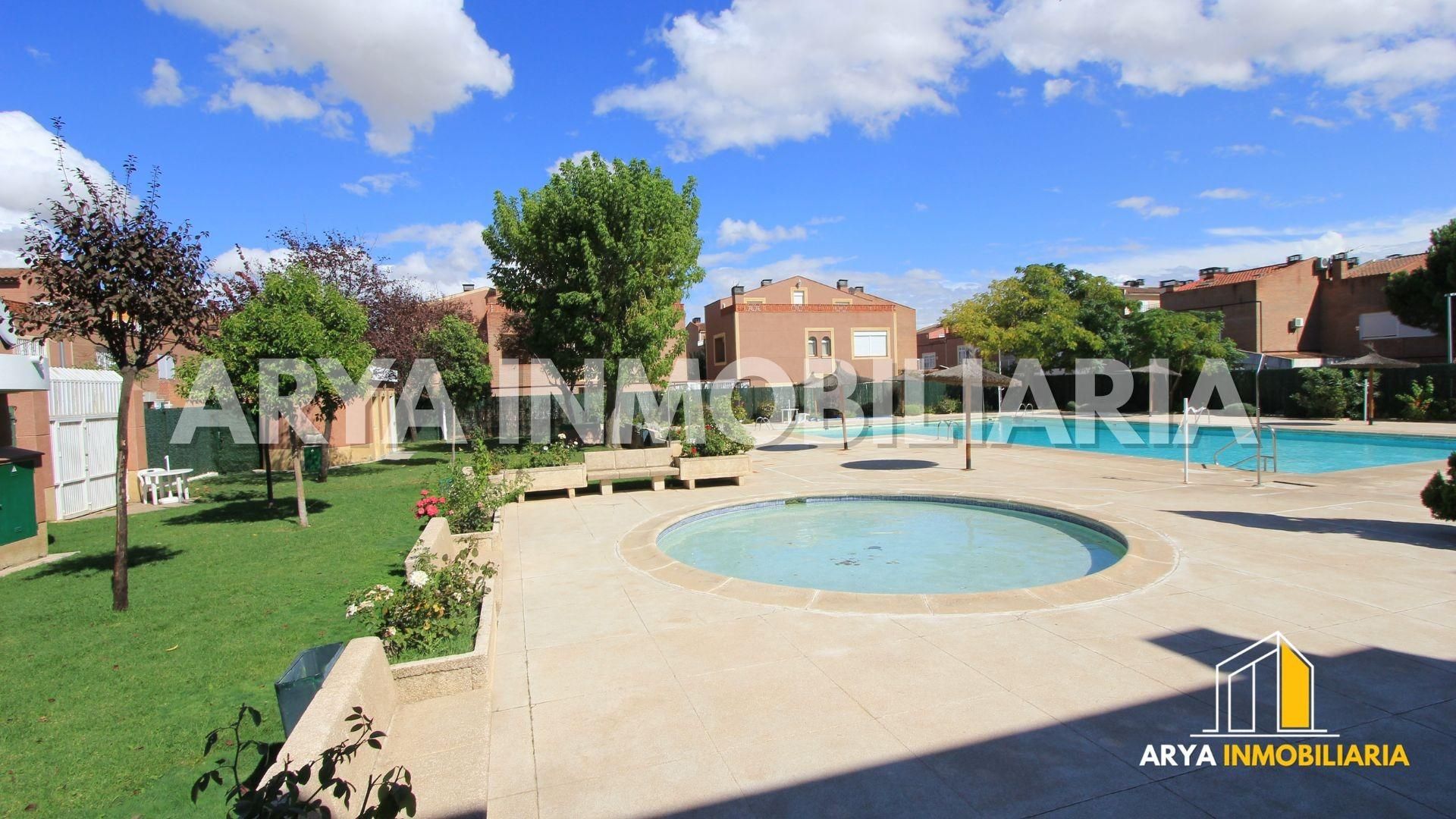 Garden of Single-family semi-detached for sale in Torrejón de Ardoz  with Heating, Terrace and Storage room