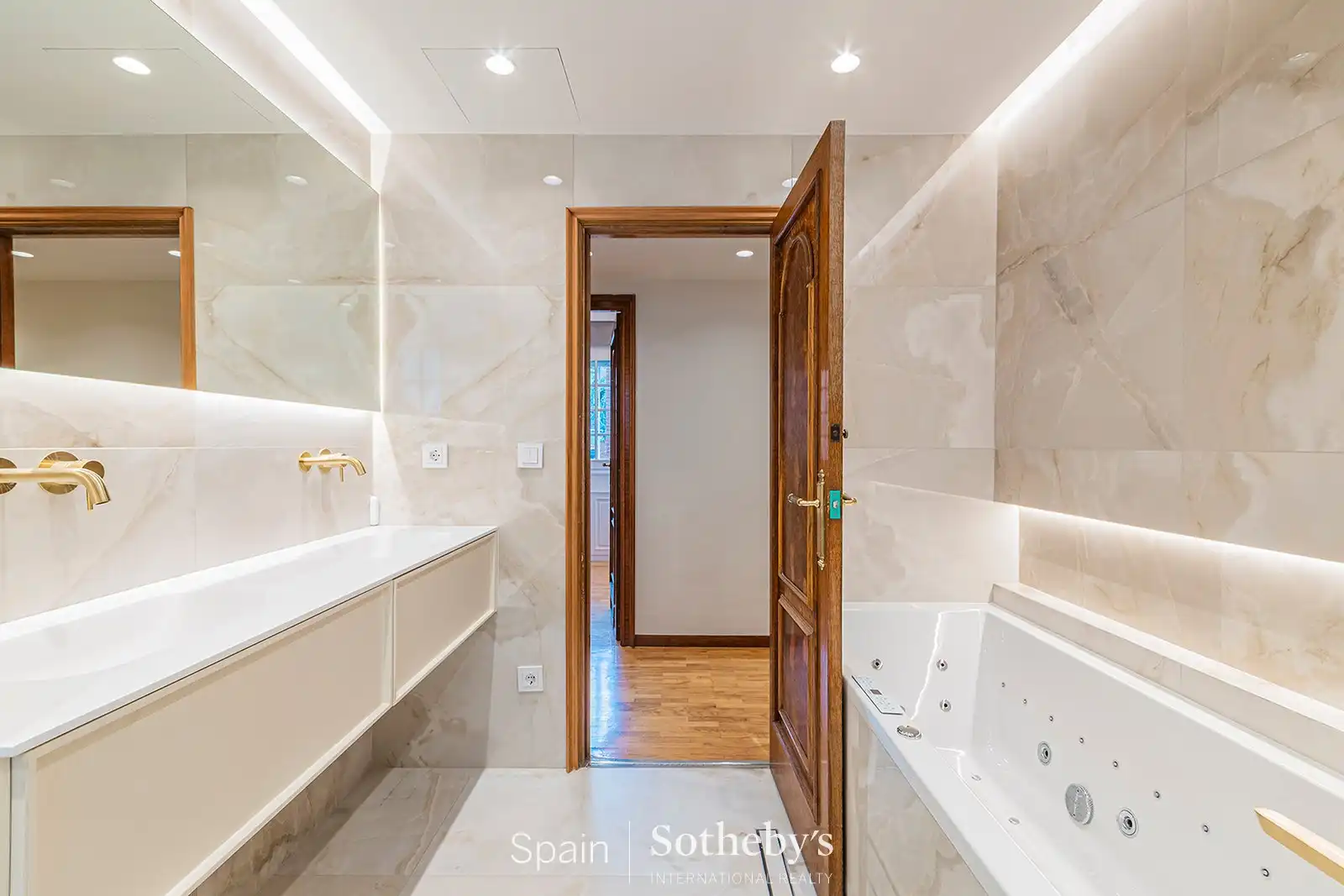 Baño de Apartamento en venta en Barcelona con Aire acondicionado, Calefacción y Terraza