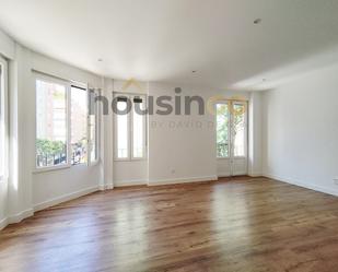 Living room of Flat to rent in  Madrid Capital  with Air Conditioner, Heating and Terrace