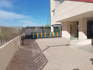 Außenansicht von Wohnung zum Verkauf in Madrid mit Klimaanlage, Heizung und Privatgarten