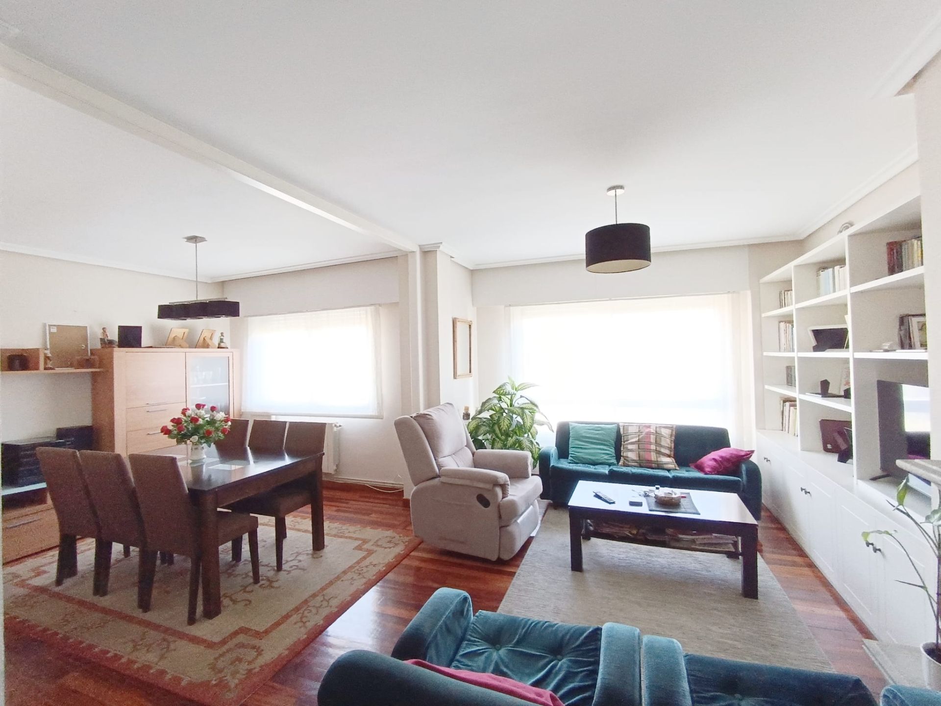 Sala d'estar de Apartament en venda en Pontevedra Capital  amb Calefacció, Parquet i Traster