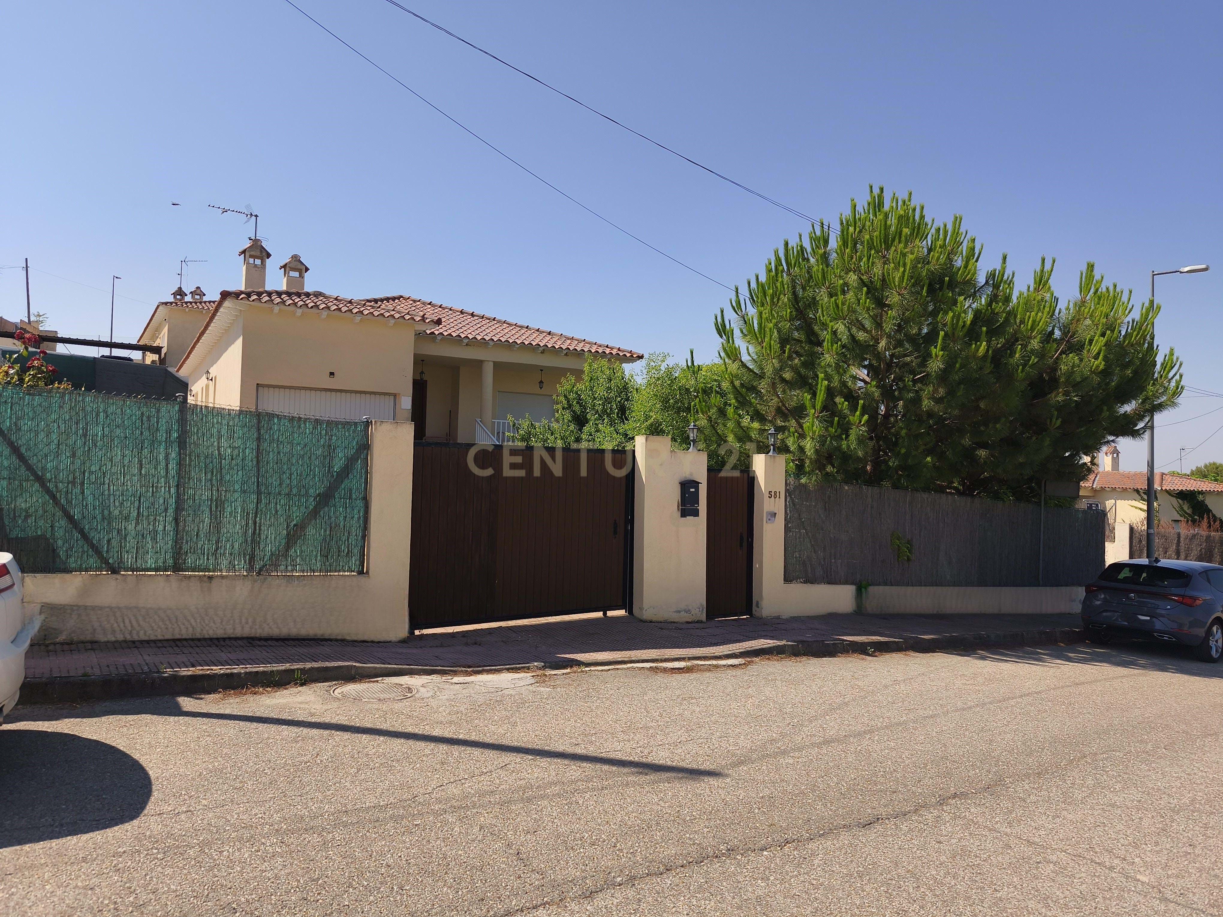 House or chalet for sale in Colmenar de Oreja