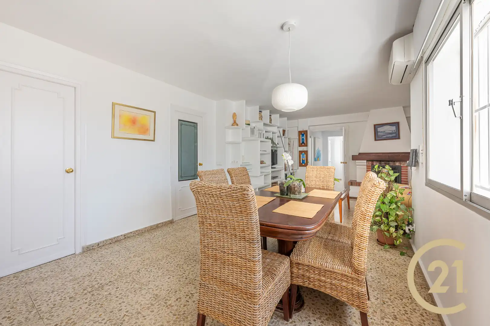 Comedor de Ático en venta en Marbella con Aire acondicionado, Terraza y Internet
