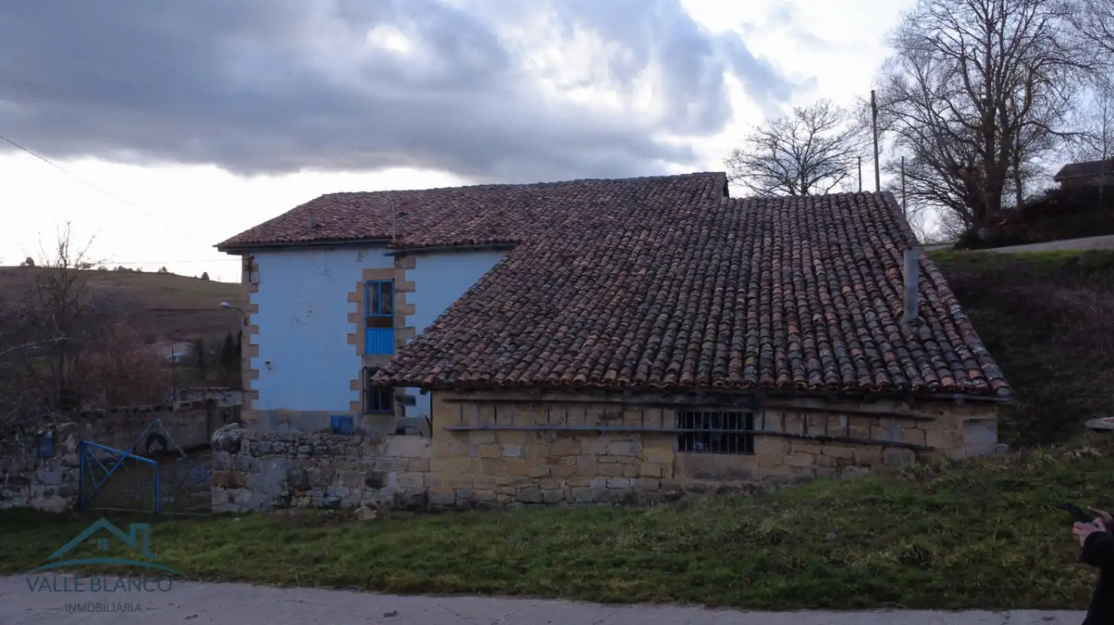 Vista exterior de Casa o chalet en venta en Valle de Valdebezana