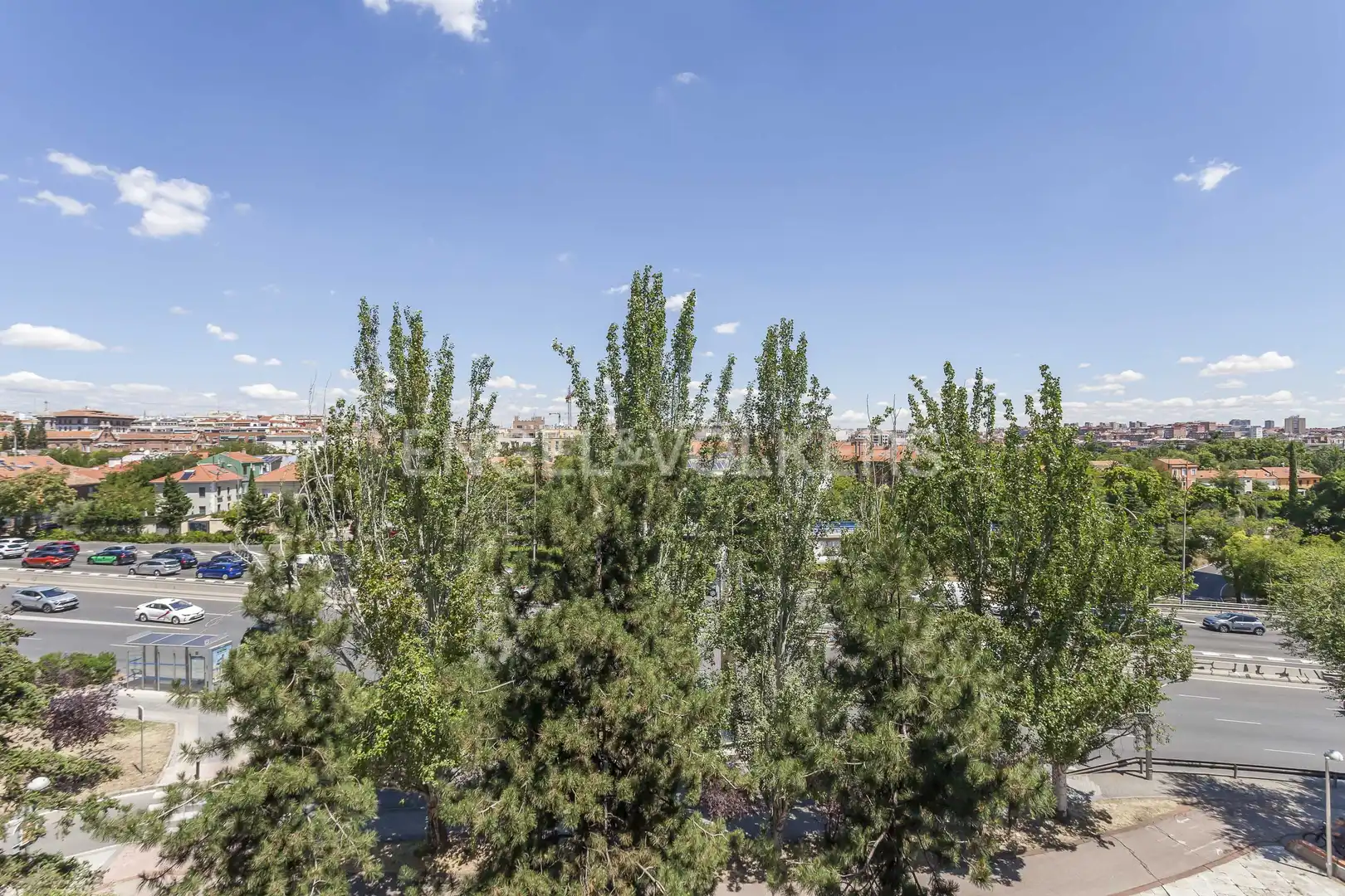 Vista exterior de Pis de lloguer en Madrid amb Aire condicionat, Calefacció i Jardí privat