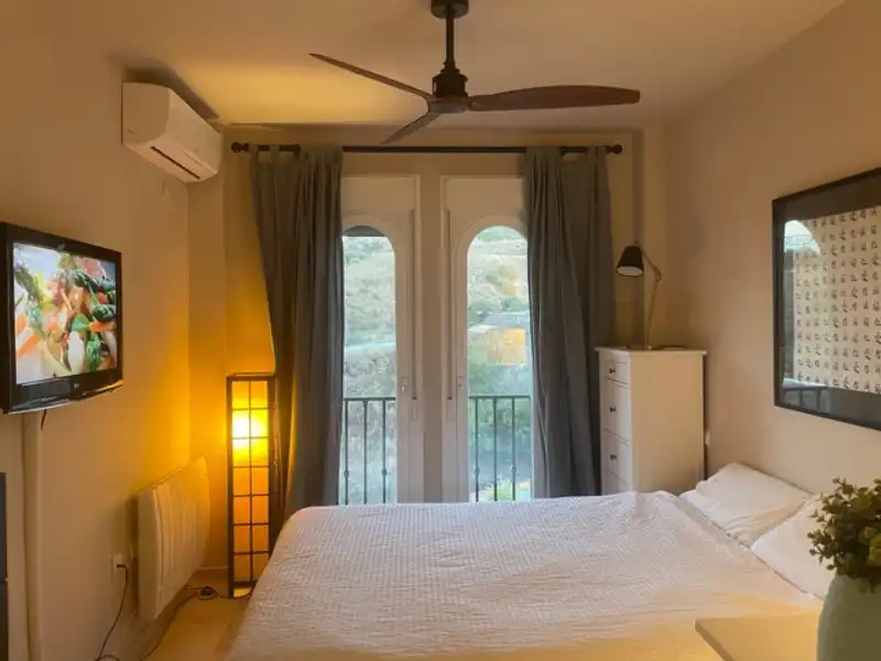 Dormitori de Apartament en venda en Mijas amb Aire condicionat, Terrassa i Piscina
