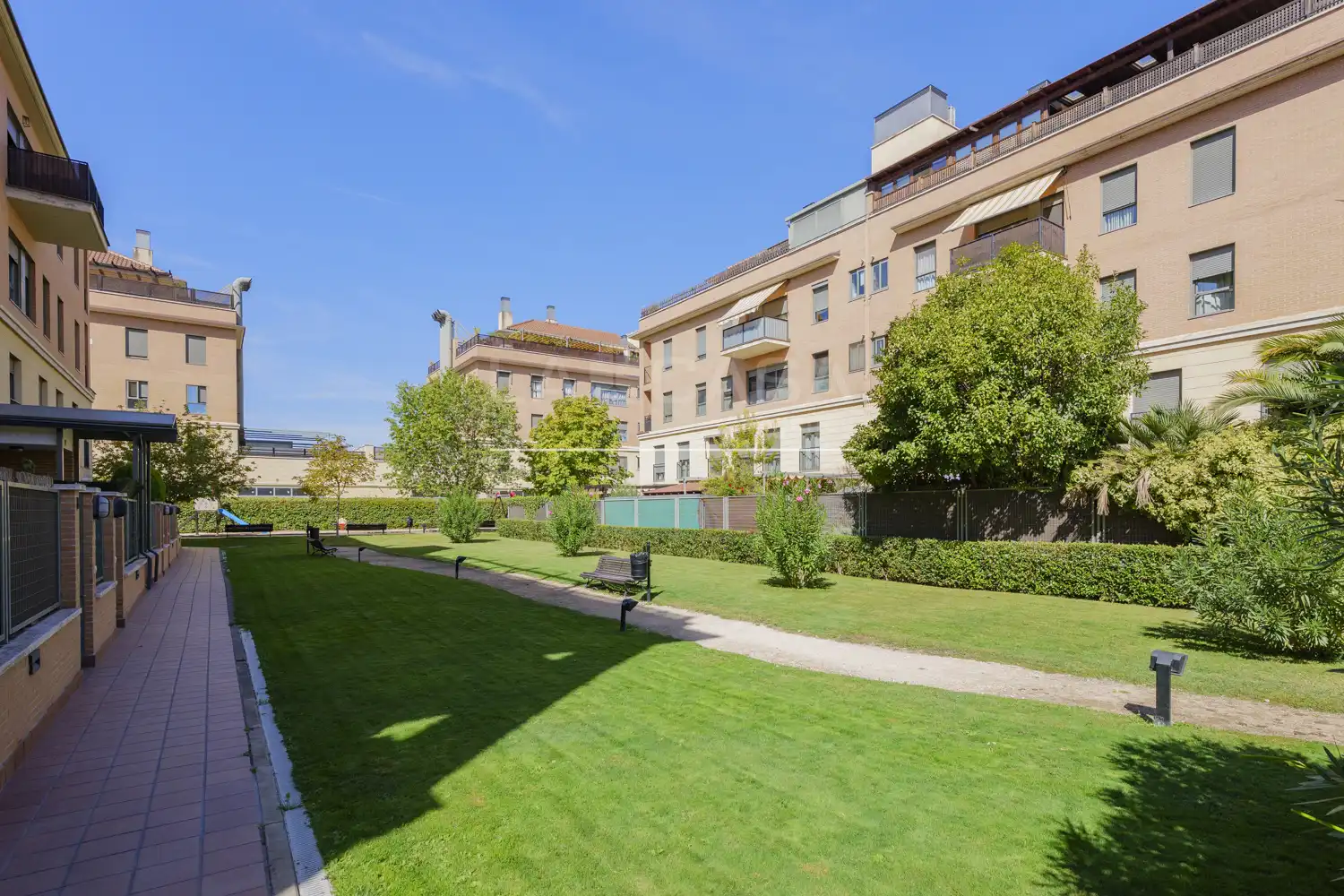 Vista exterior de Piso en venta en Parla Este
