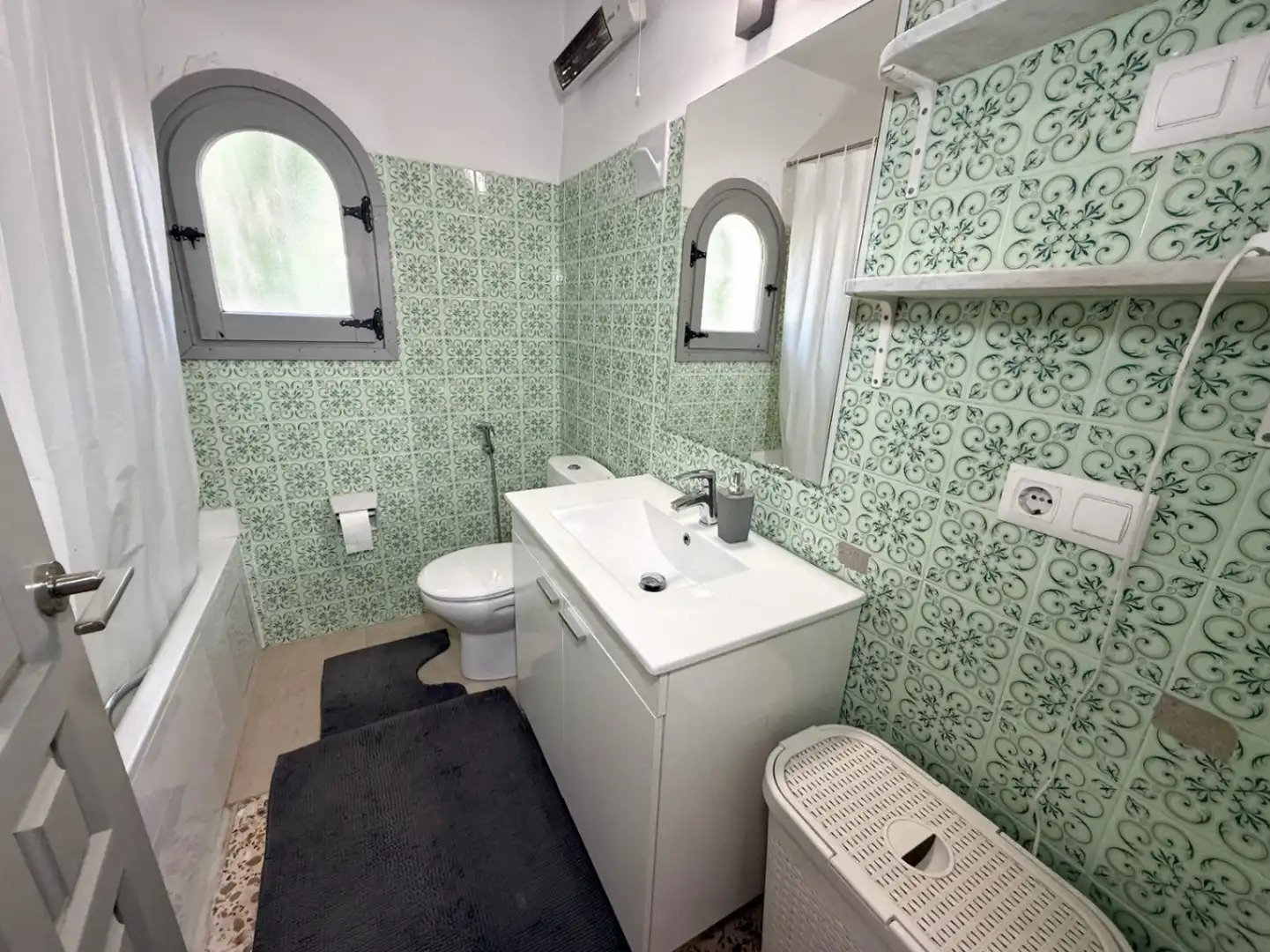 Bany de Casa o xalet en venda en Calpe / Calp amb Aire condicionat, Calefacció i Jardí privat