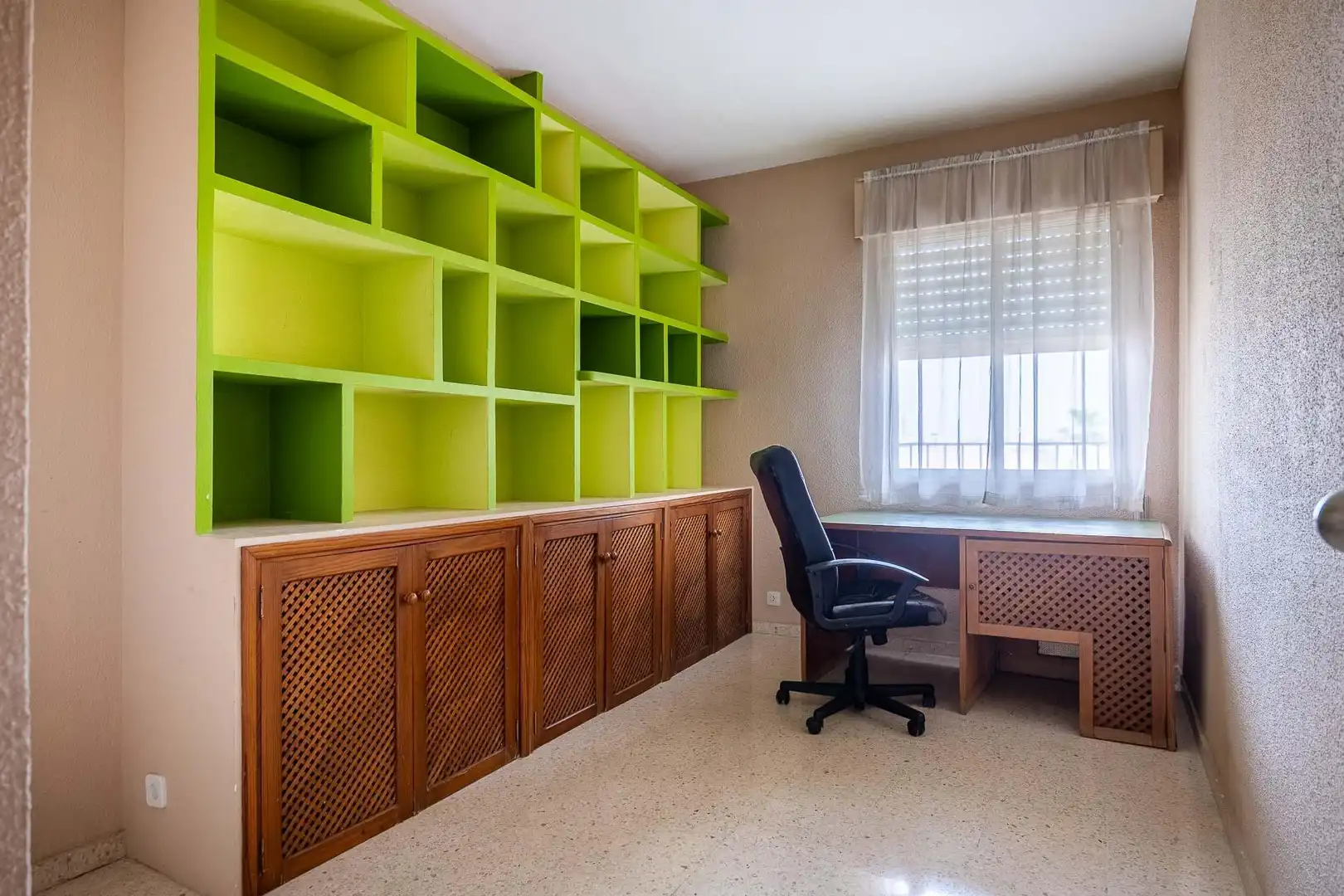Flat for sale in Dos Hermanas  with Air Conditioner, Terrace and Furnished