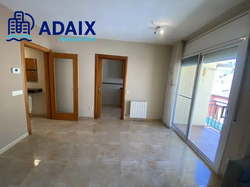 Piso en venta en Roda de Berà con Calefacción, Terraza y Trastero