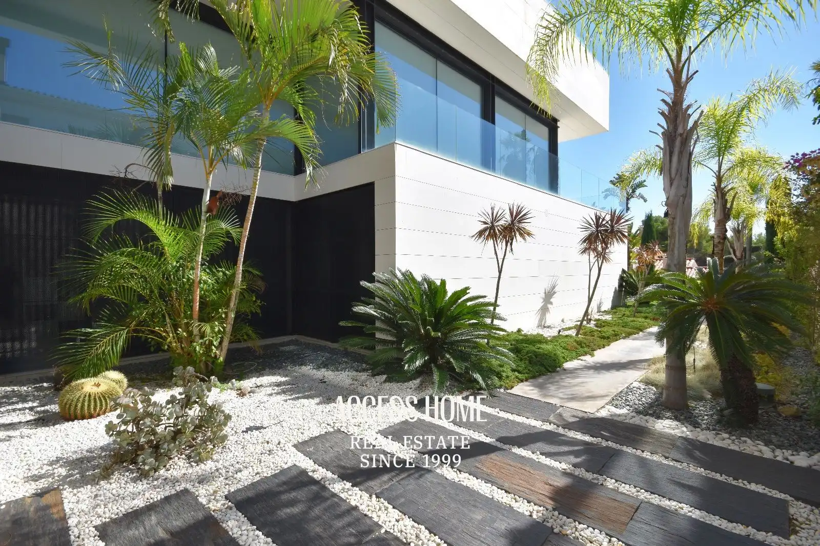 Detached house with pool for sale in Teià