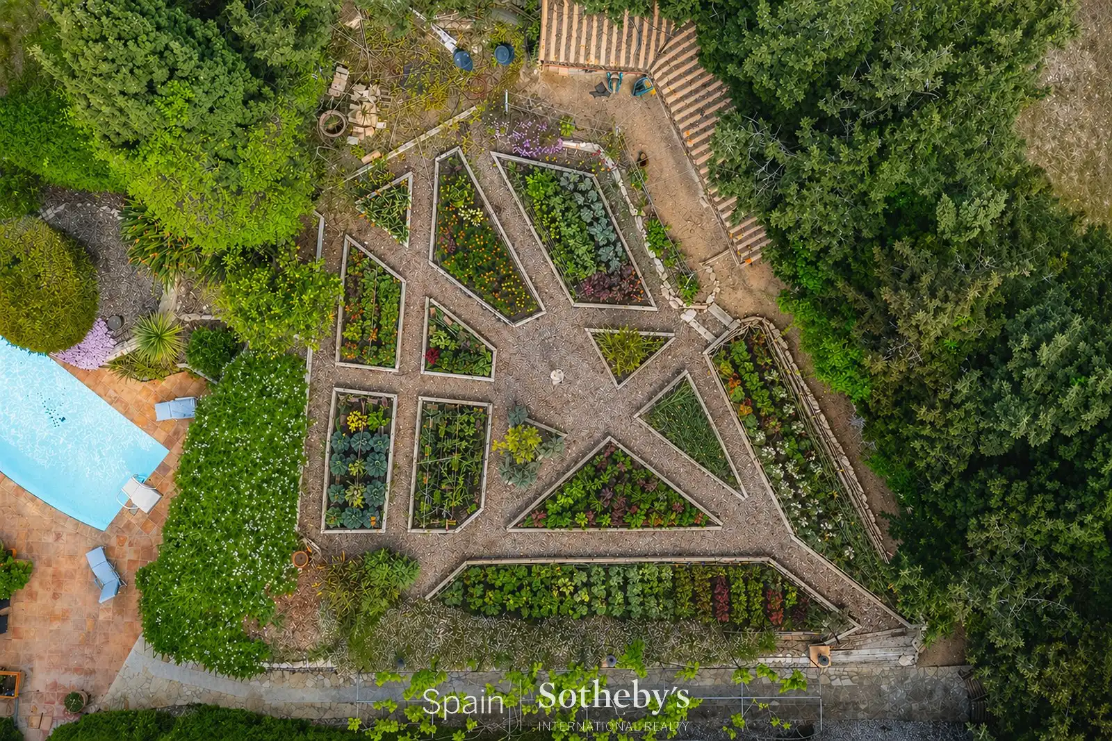Jardí de Finca rústica en venda en Sant Pere de Ribes amb Aire condicionat, Calefacció i Jardí privat