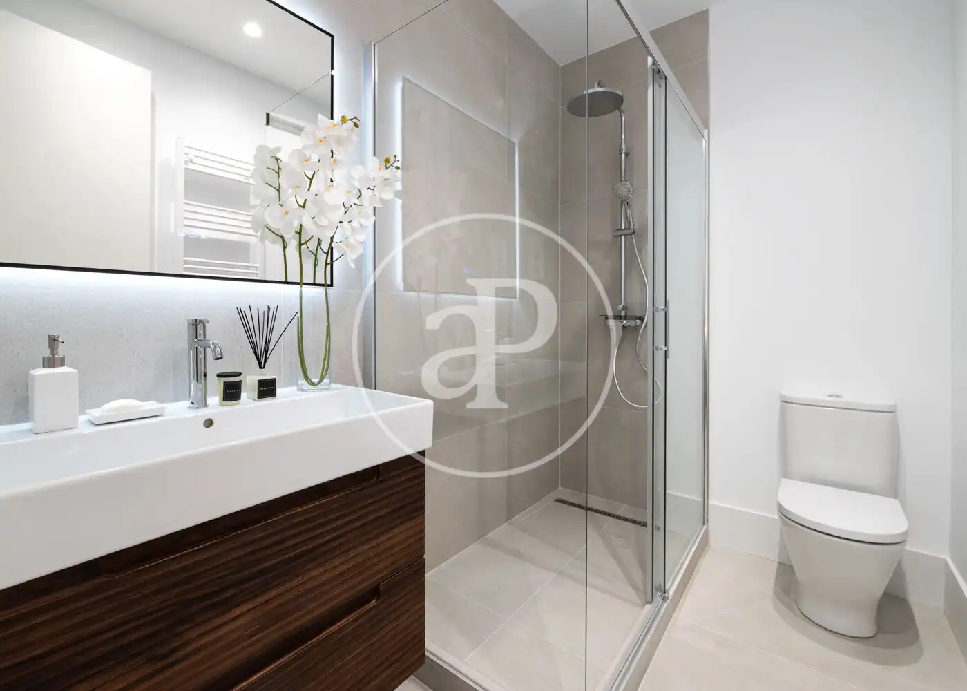 Baño de Piso en venta en Madrid con Aire acondicionado y Calefacción