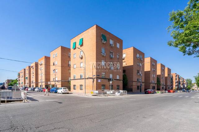 Piso en Venta en Calle San Herculano en Canillejas