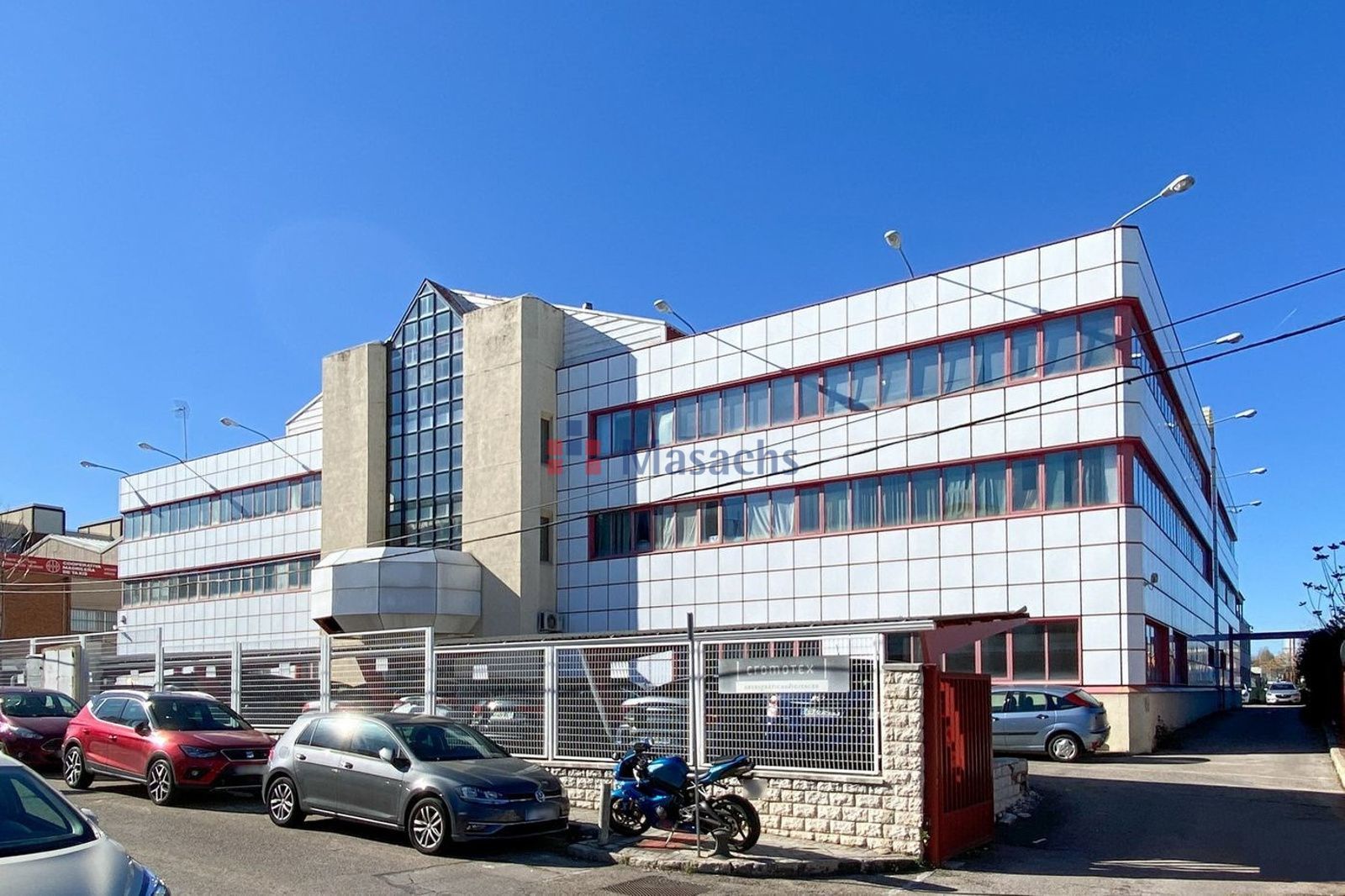 Exterior view of Office for sale in La Moraleja  with Air Conditioner