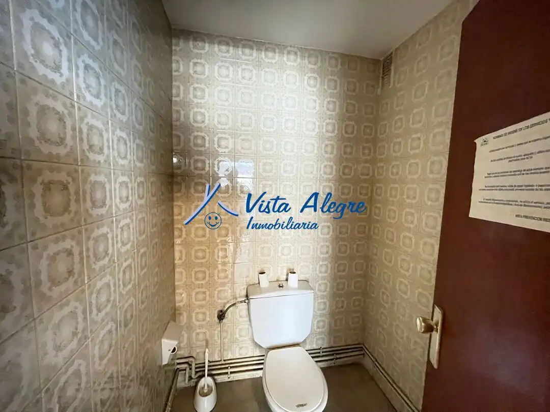Baño de Local en venta en Haro