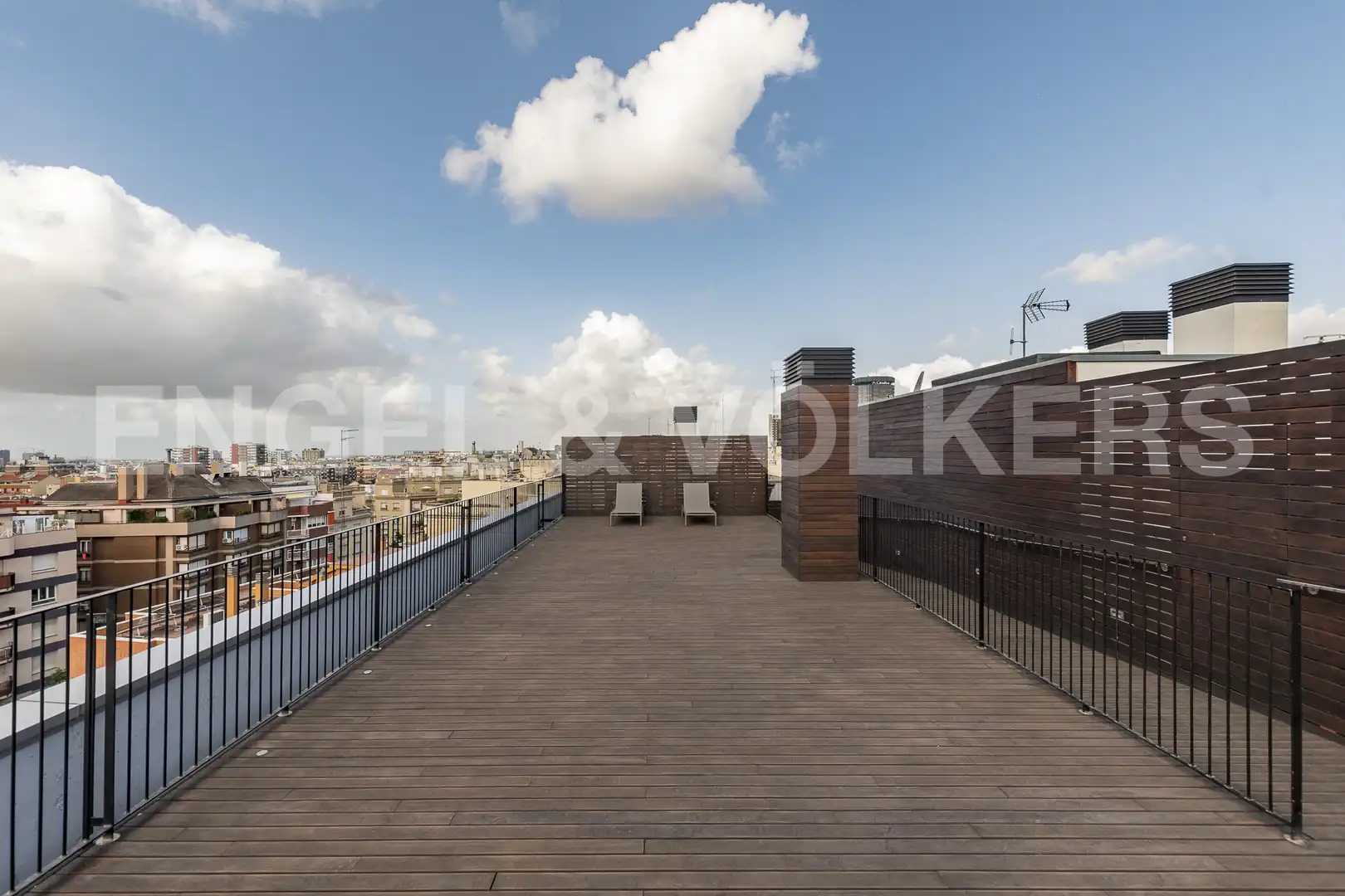 Terrasse von Dachboden zum Verkauf in Barcelona mit Klimaanlage, Heizung und Parkett