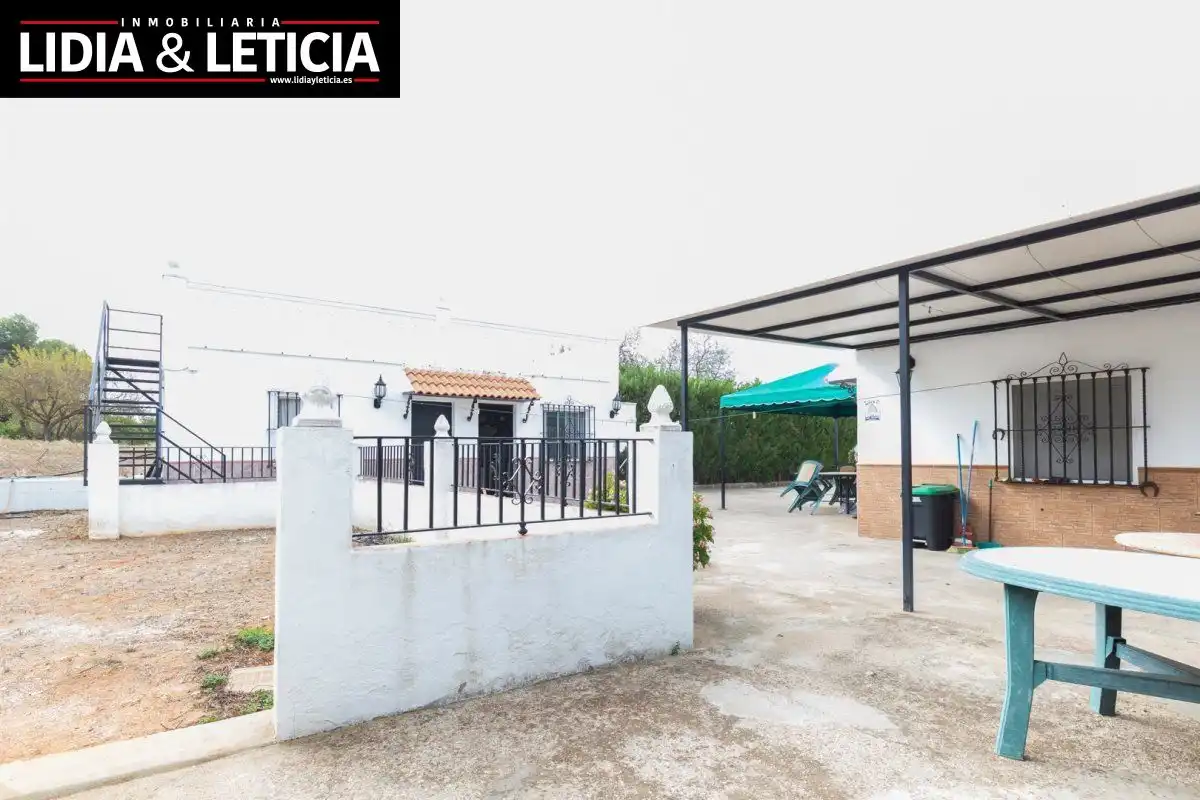 Vista exterior de Casa o chalet en venta en Alcalá de Guadaira con Aire acondicionado, Calefacción y Jardín privado