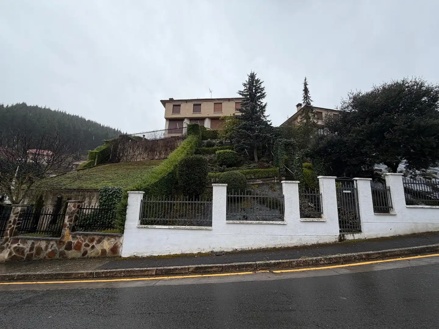 Vista exterior de Casa adosada en venda en Zorraquín amb Calefacció, Jardí privat i Traster