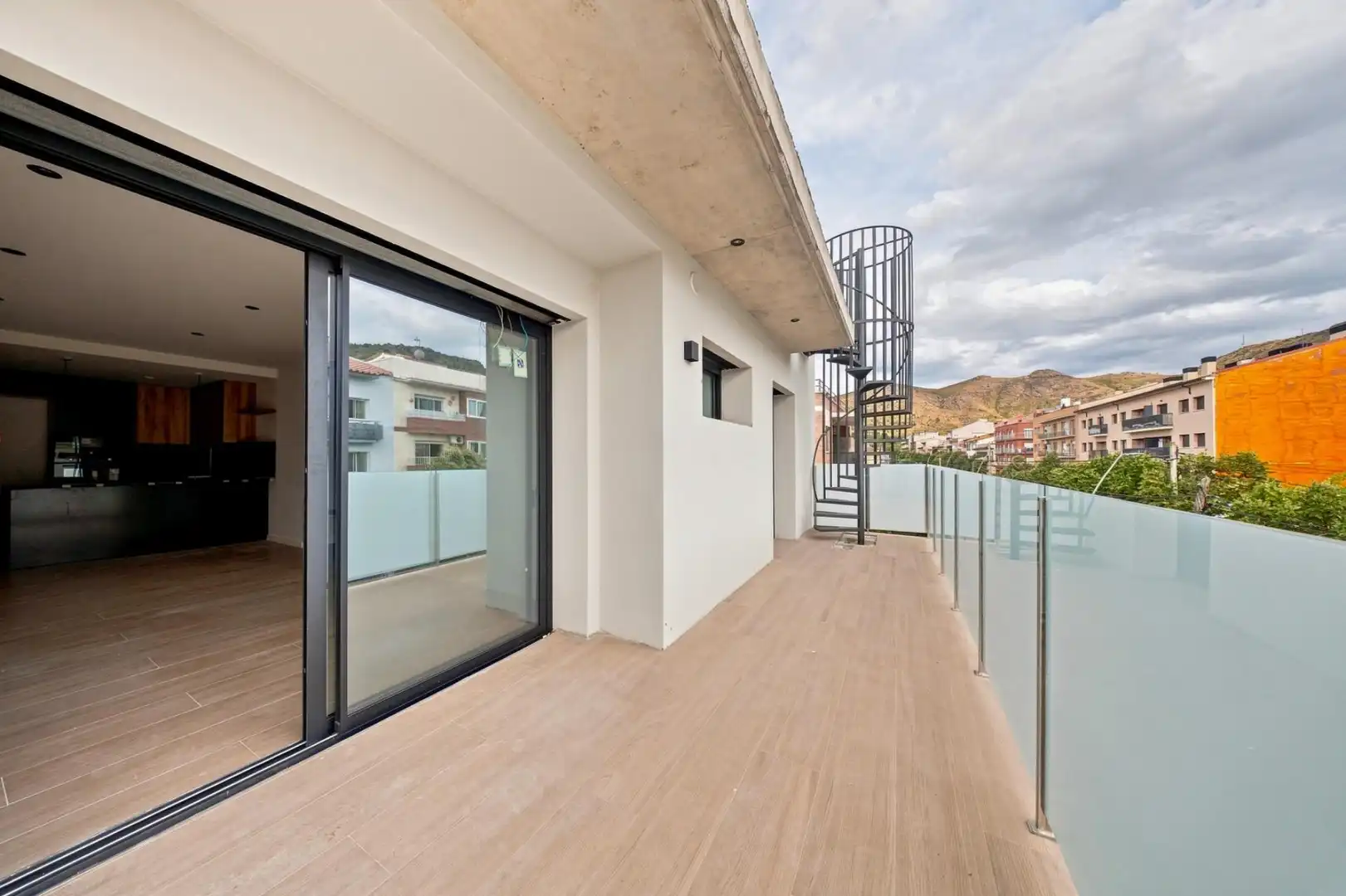 Terrasse von Dachboden zum Verkauf in Roses mit Klimaanlage, Terrasse und Balkon