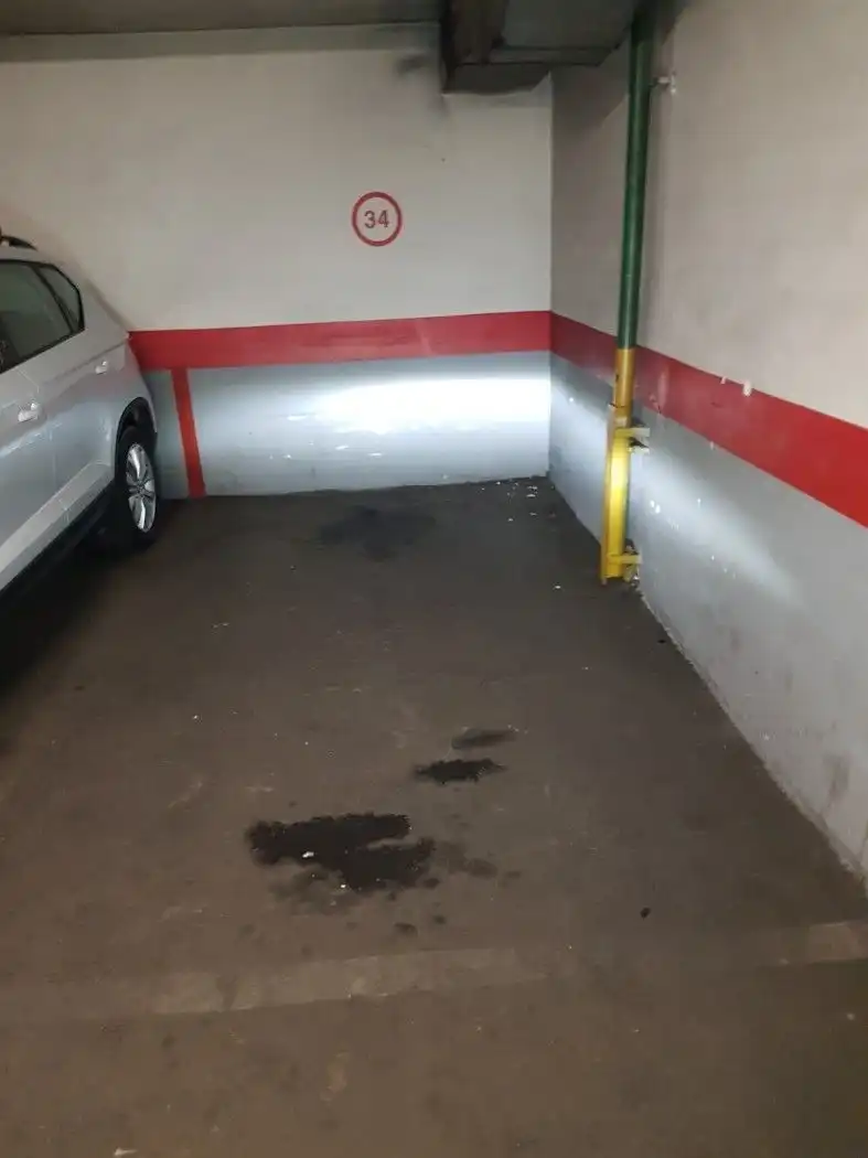Garaje de alquiler en Carrer de Pi i Margall, 26, El Camp d'en Grassot i Gràcia Nova