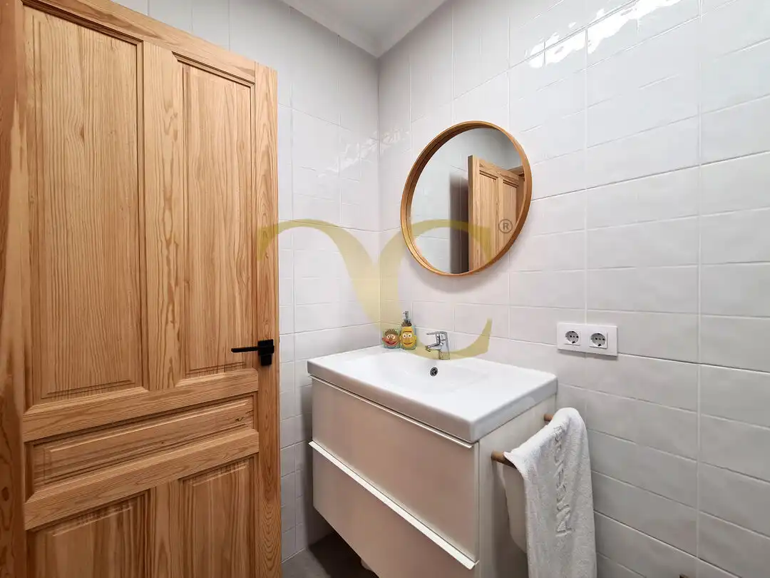 Baño de Piso en venta en Gijón  con Calefacción, Terraza y Balcón