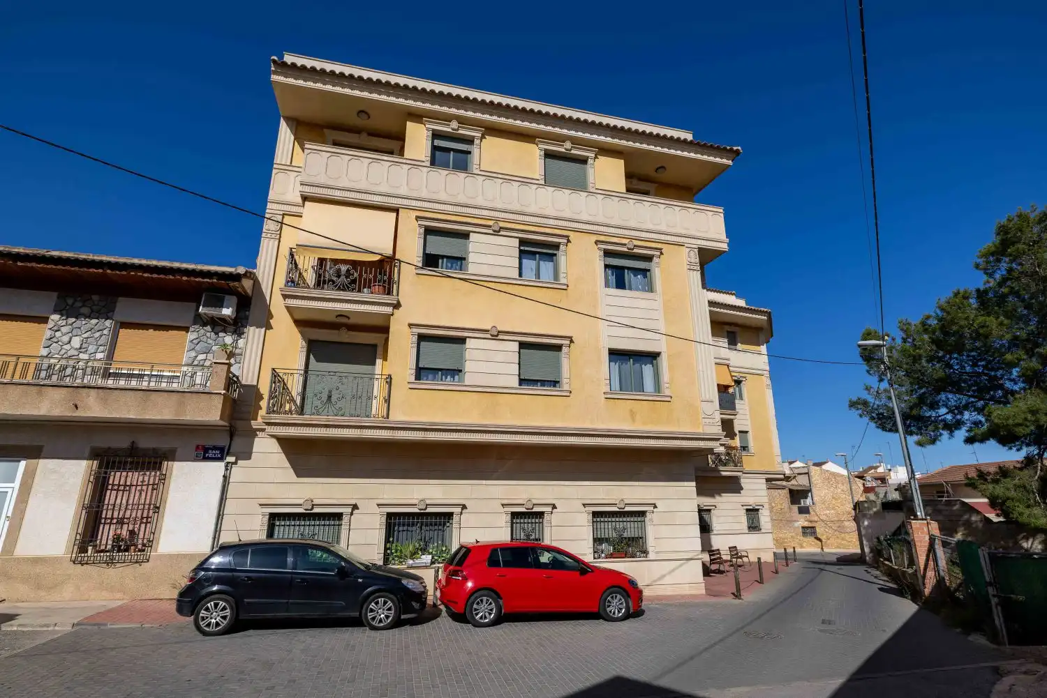 Außenansicht von Wohnung zum Verkauf in Murcia mit Parkett, Abstellraum und Balkon