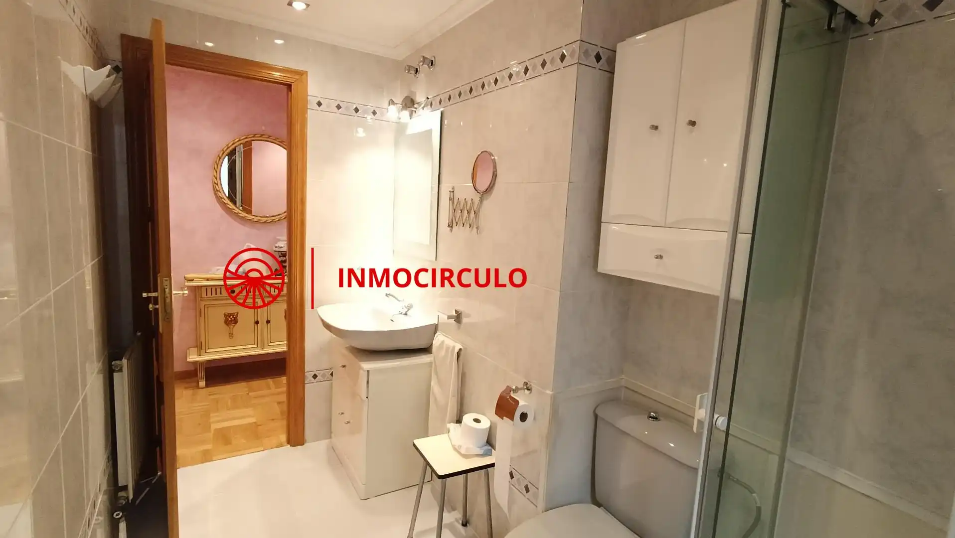 Dormitori de Apartament en venda en Burgos amb Calefacció i Traster