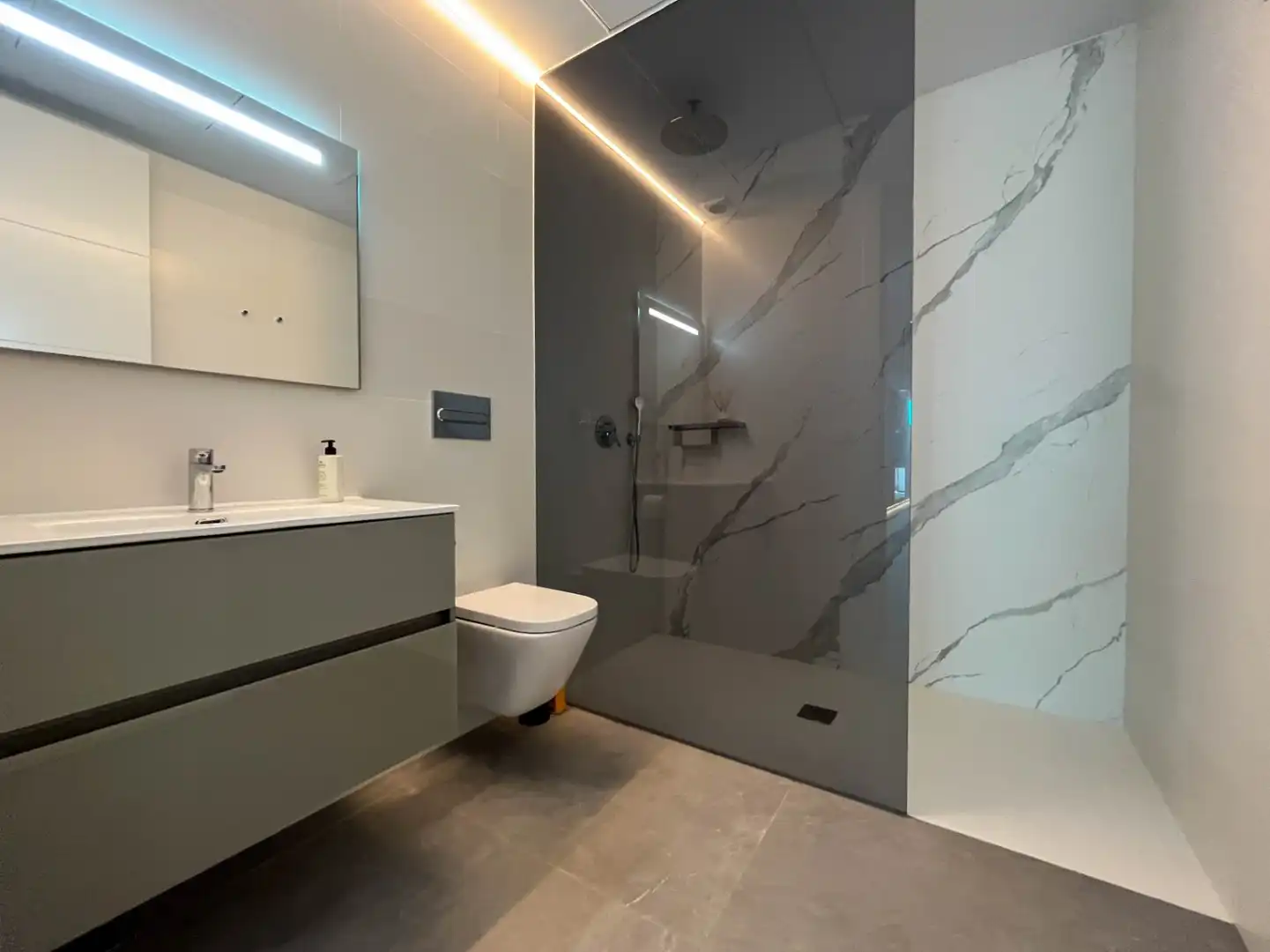 Badezimmer von Haus oder Chalet zum Verkauf in Benissa mit Klimaanlage, Heizung und Privatgarten