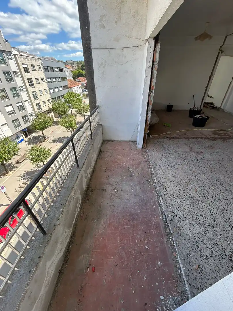 Terrassa de Pis en venda en Pontevedra Capital  amb Calefacció i Balcó