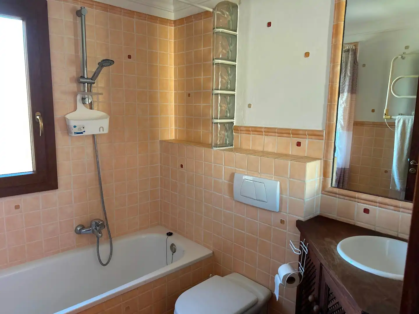 Badezimmer von Geschaftsraum zum Verkauf in Calvià mit Klimaanlage, Terrasse und Möbliert