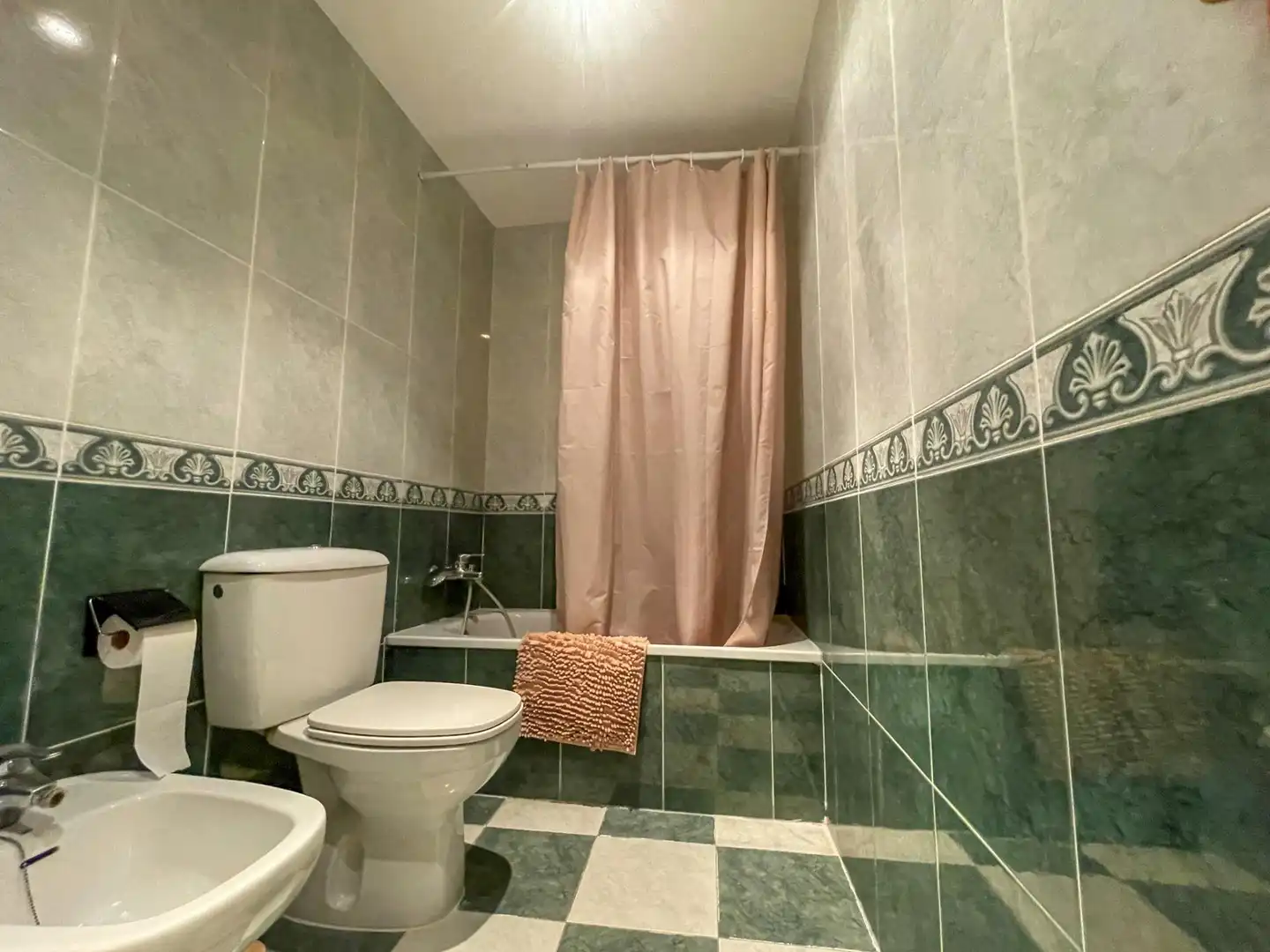 Baño de Piso para compartir en Moncada con Amueblado y Balcón