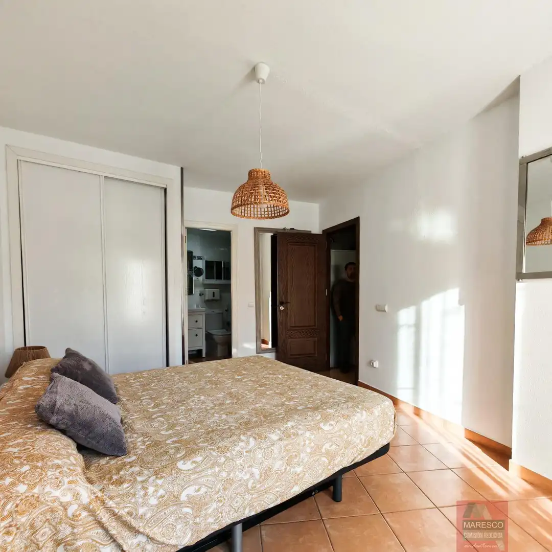Bedroom of Attic for sale in Fuengirola  with Air Conditioner, Terrace and Community pool