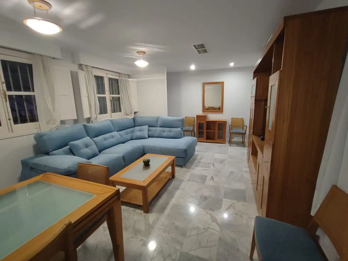 Sala de estar de Piso de alquiler en Sevilla con Aire acondicionado, Calefacción y Horno