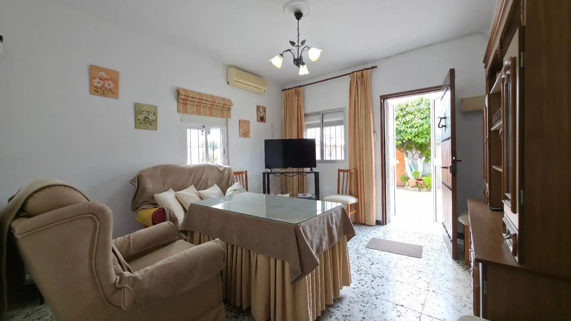 Living room of Houses for sale in Arcos de la Frontera  with Private garden and Storage room